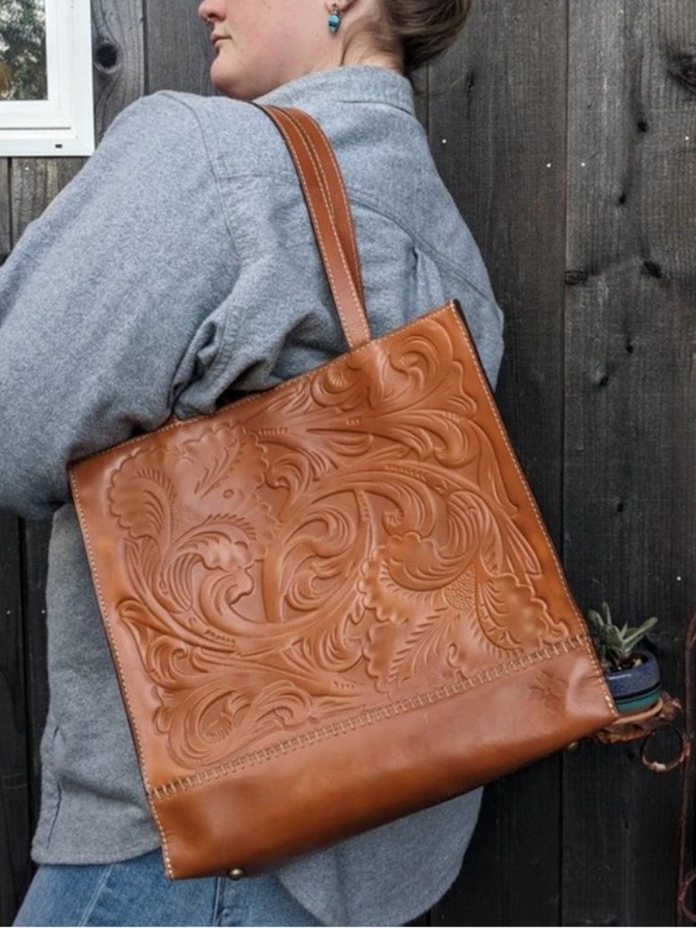 PATRICIA NASH Toscano
Florence Wax Tooled Tote Bag
Embossed